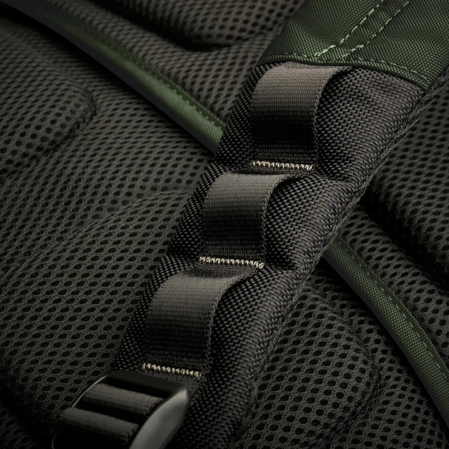 Briggs & Riley Medium Cargo Backpack in Green