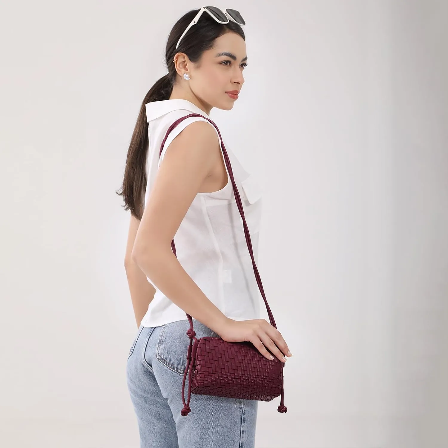 Crossbody Bag For Women Hand Woven Vegan Leather Zip Small Crossbody Bags Shoulder Bag Sling Cross Body Phone Purse