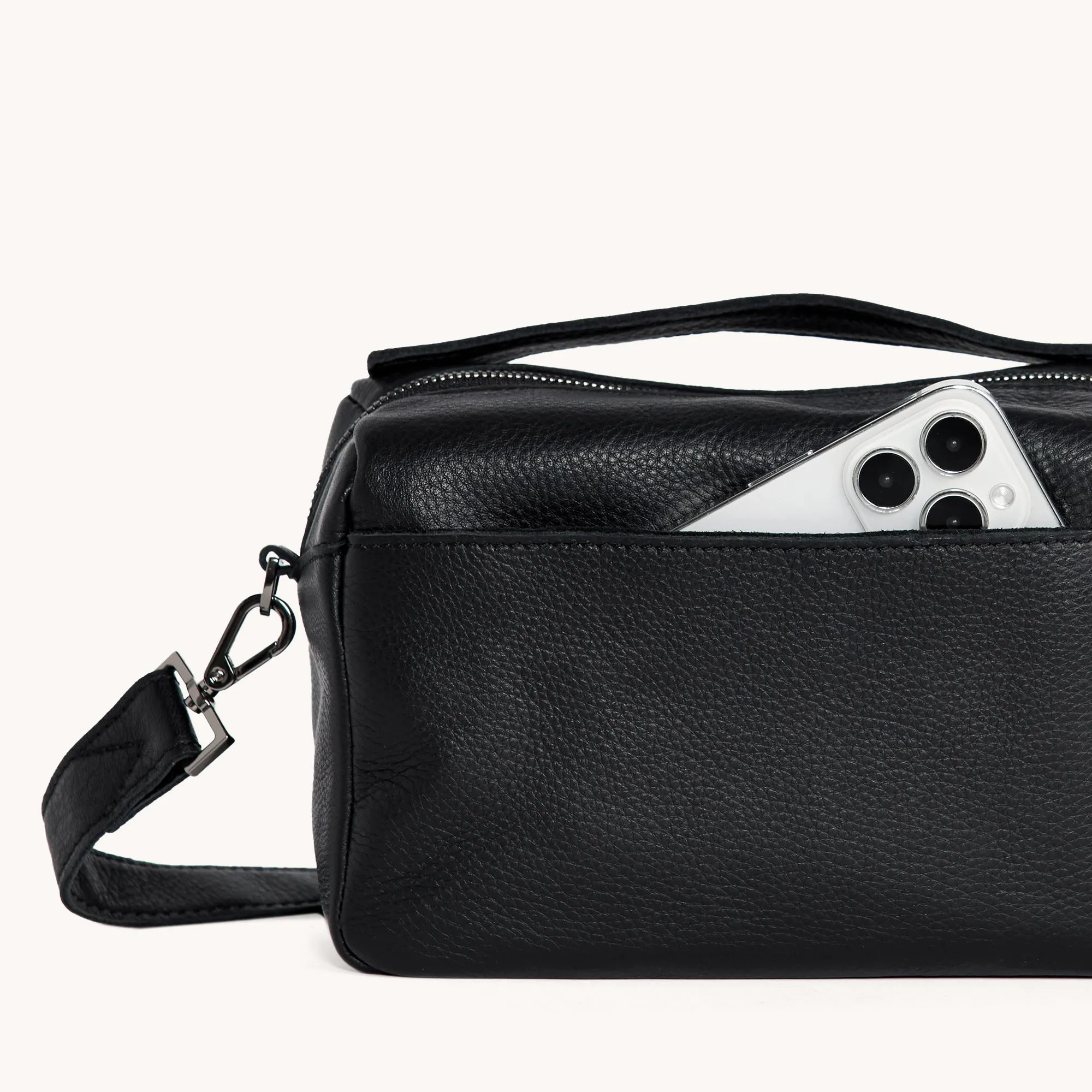 Evan Crossbody | Black/Gunmetal | Sml