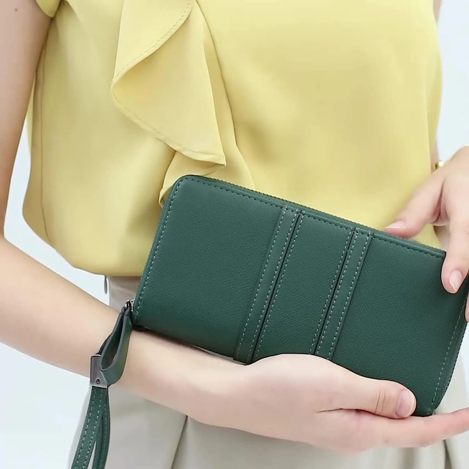 Large Capacity Wristlet Wallets for Women Zipper Wallets for Women Long Checkbook Clutch Ladies Wallets Vegan Leather with Wrist Strap (Green)